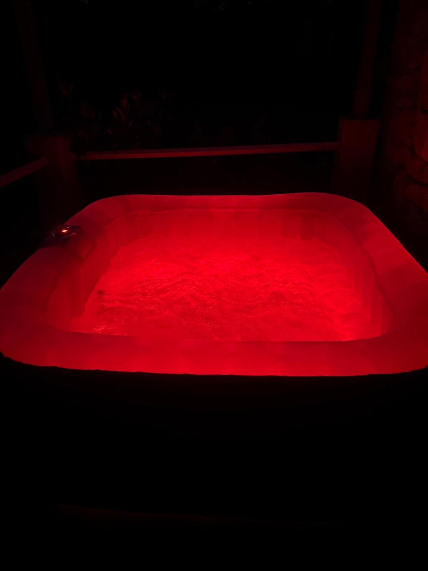 Votre Cocon En Pierre Et Son Spa En Option Gite Le Repos Des Chenes Régusse エクステリア 写真