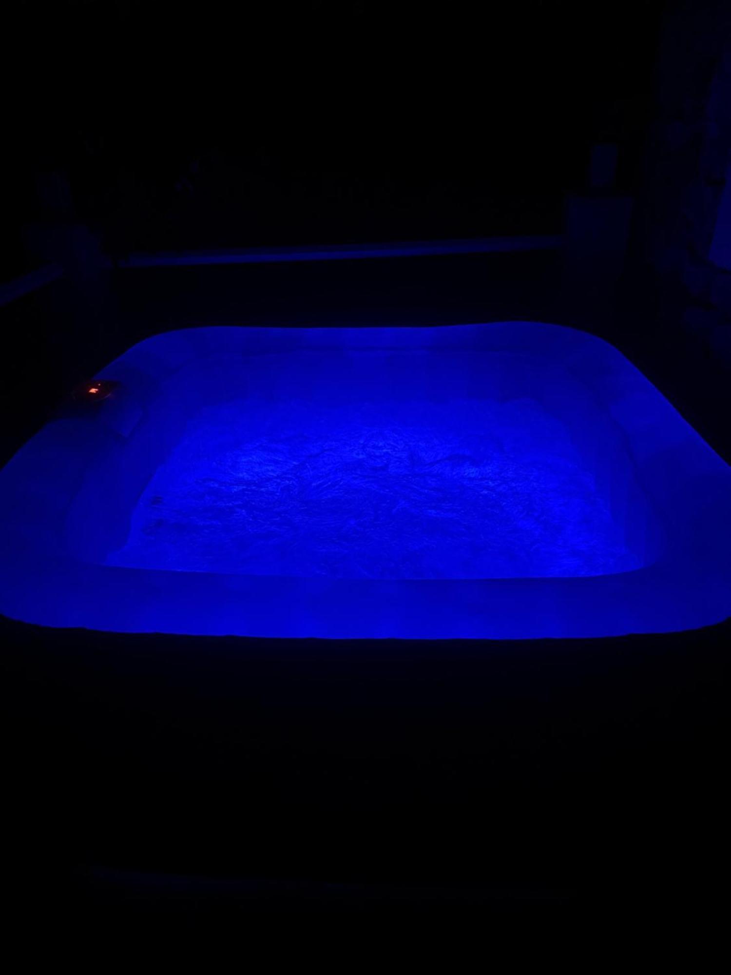 Votre Cocon En Pierre Et Son Spa En Option Gite Le Repos Des Chenes Régusse エクステリア 写真
