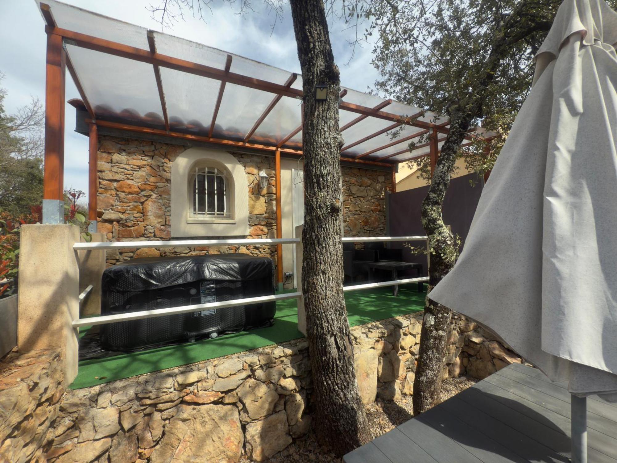 Votre Cocon En Pierre Et Son Spa En Option Gite Le Repos Des Chenes Régusse エクステリア 写真